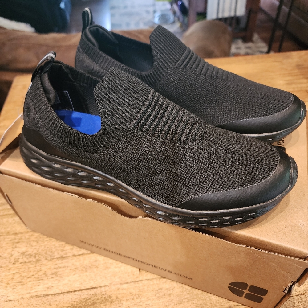 Shoes For Crews ladies Everlight slip on size 6